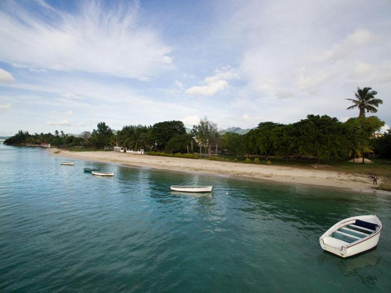 Stella Marris Beachfront Villa Pointe aux Sable Exterior foto